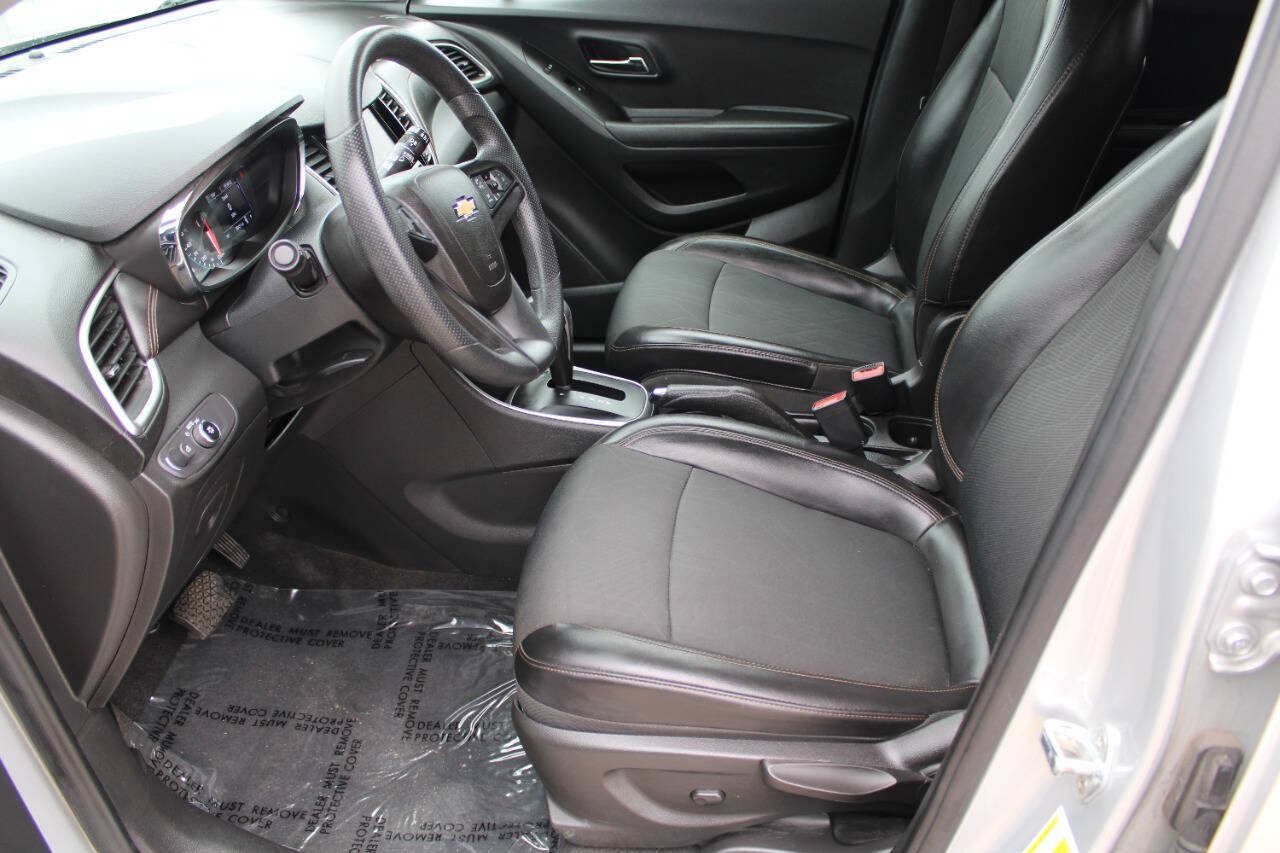 Used 2021 Chevrolet Trax LT AWD/4WD image 12