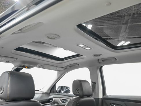 Used 2020 Chevrolet Traverse LT w/ LT Premium Package image 25