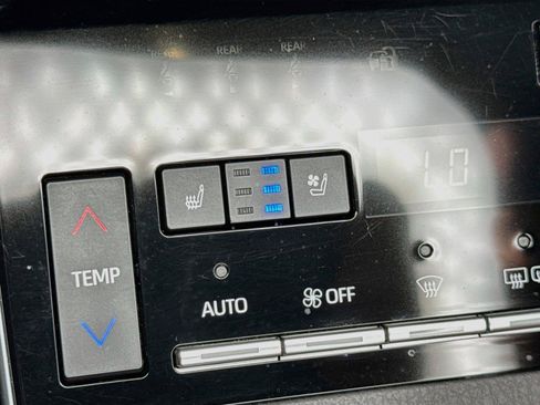 Used 2019 Toyota Avalon Limited w/ Advanced Safety Package FWD image 19