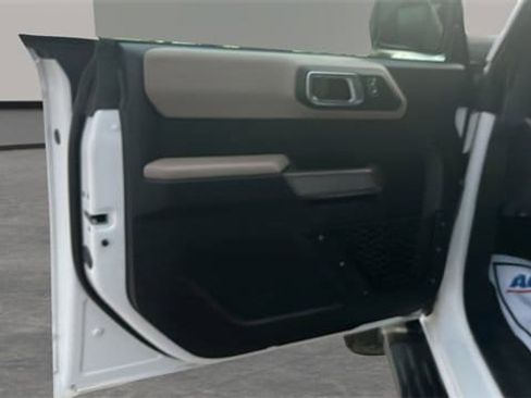 Used 2022 Ford Bronco Wildtrak image 40