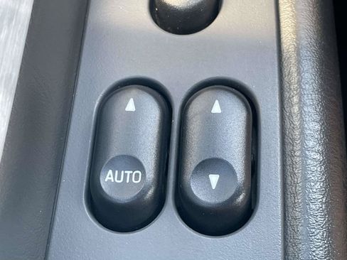 Used 2002 Ford Thunderbird RWD image 21