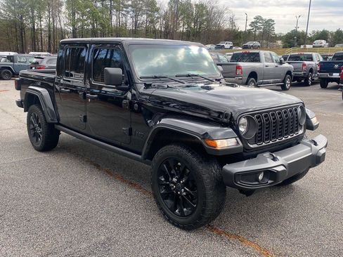 Certified 2024 Jeep Gladiator Sport image 2