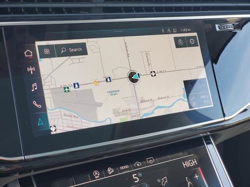 Used 2022 Audi Q7 Premium Plus image 16