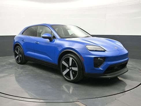 New 2026 Porsche Macan Electric image 25