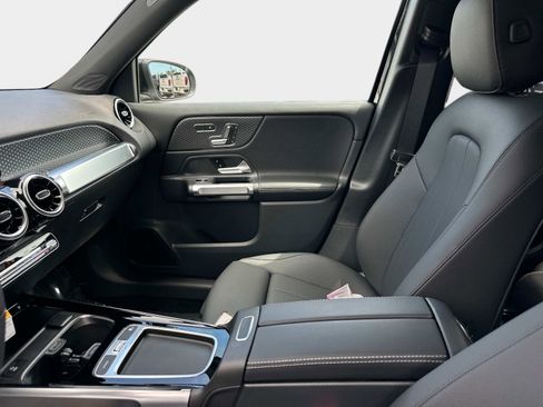 New 2025 Mercedes-Benz GLB 250 250 4MATIC SUV image 24