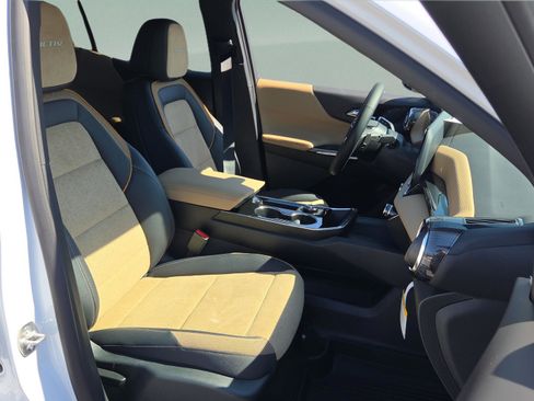 New 2026 Chevrolet Equinox ACTIV image 27