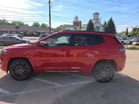 Certified 2022 Jeep Compass Limited w/ (RED) Package AWD/4WD image 8