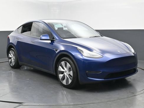 Used 2021 Tesla Model Y Long Range image 2