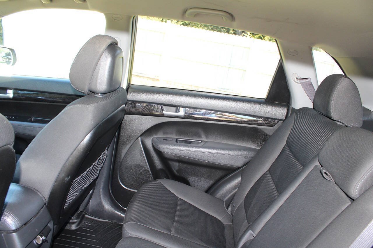 Used 2014 Kia Sorento LX FWD image 33