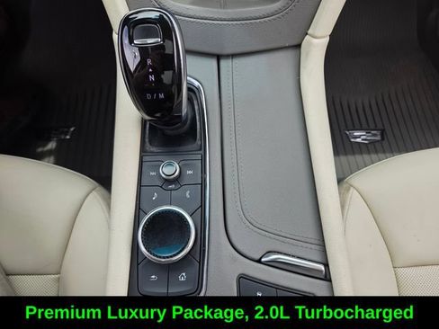 Used 2022 Cadillac XT5 Premium Luxury FWD image 25