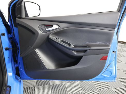 Used 2017 Ford Focus RS AWD/4WD image 25