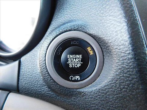 Used 2017 Dodge Journey Crossroad FWD image 13