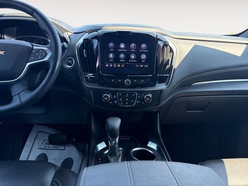 Used 2023 Chevrolet Traverse LT AWD/4WD image 11