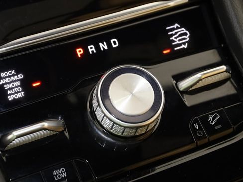 Used 2023 Jeep Grand Cherokee Summit w/ Luxury Tech Group V image 7