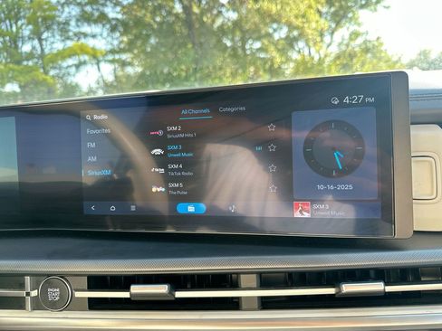 Used 2025 Hyundai Santa Fe SEL image 43