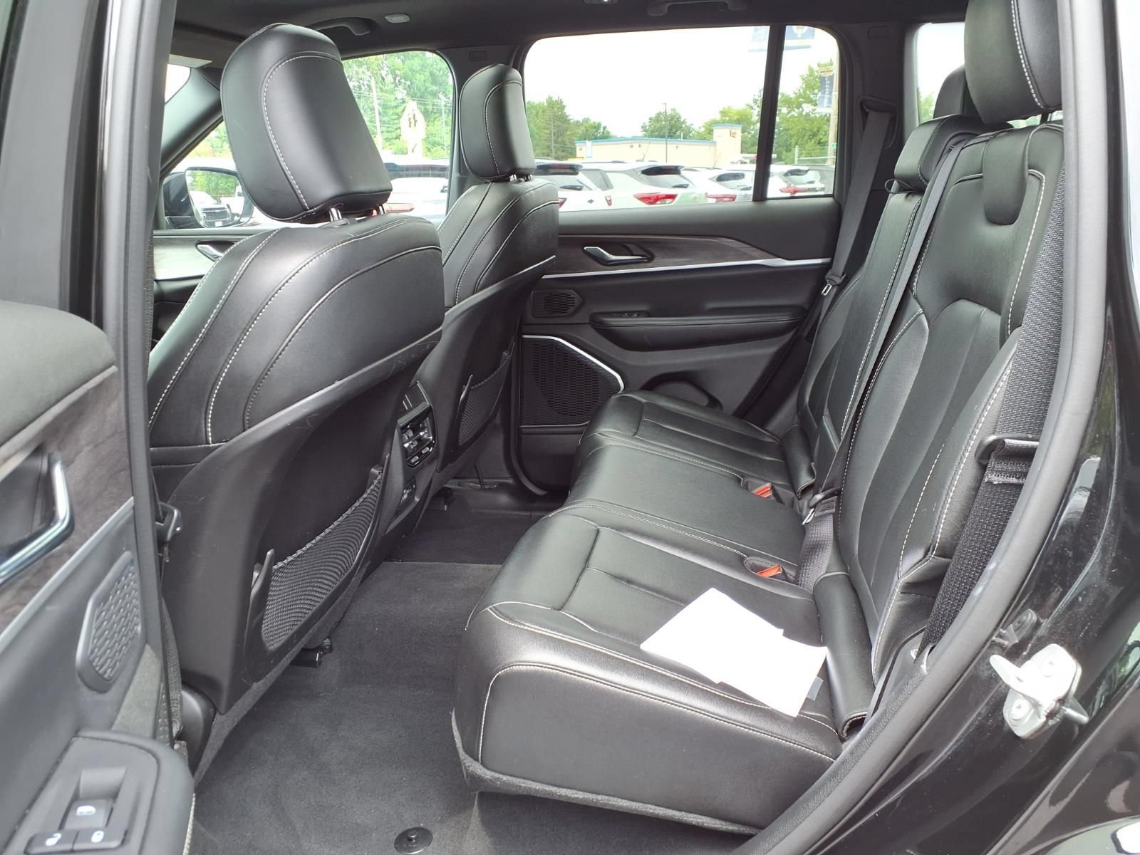 Used 2024 Jeep Grand Cherokee Limited 4xe AWD/4WD image 18