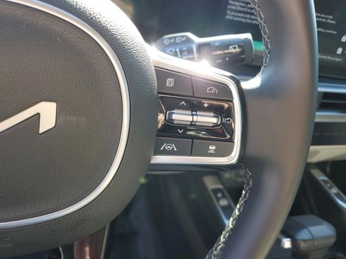 Certified 2024 Kia Sorento EX w/ Panoramic Sunroof Package image 29