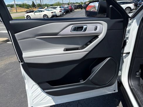 New 2026 Ford Explorer Active AWD/4WD image 19