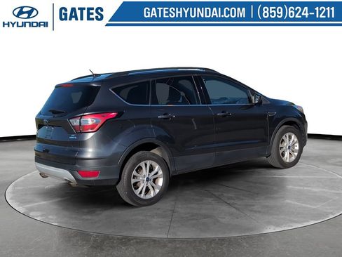 Used 2018 Ford Escape SE AWD/4WD image 2
