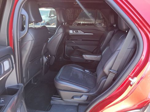 Used 2025 Ford Explorer ST w/ Sun And Sound Package AWD/4WD image 25