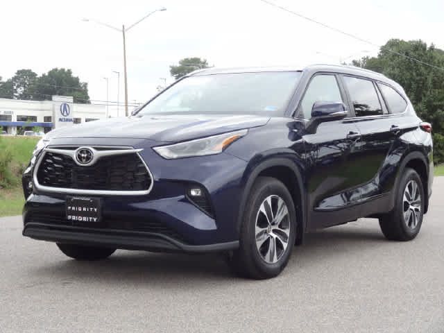 Certified 2026 Toyota Highlander XLE AWD/4WD image 1
