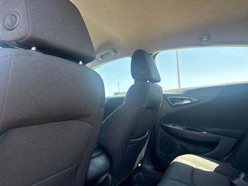 Used 2025 Chevrolet Malibu LS FWD image 32