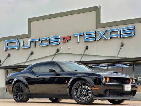 Used 2021 Dodge Challenger R/T Scat Pack image 1
