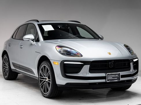 Certified 2026 Porsche Macan AWD/4WD image 34