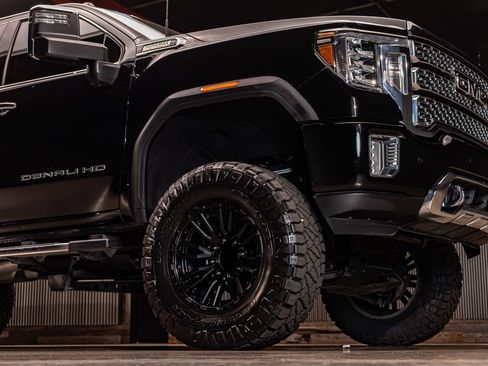 Used 2020 GMC Sierra 3500 Denali w/ Denali Ultimate Package image 15