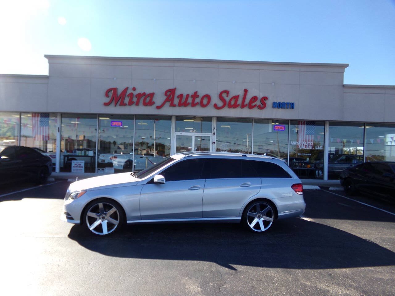 Used 2016 Mercedes-Benz E 350 4MATIC Wagon image 2