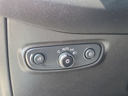 Used 2023 Chevrolet Equinox Premier AWD/4WD image 14
