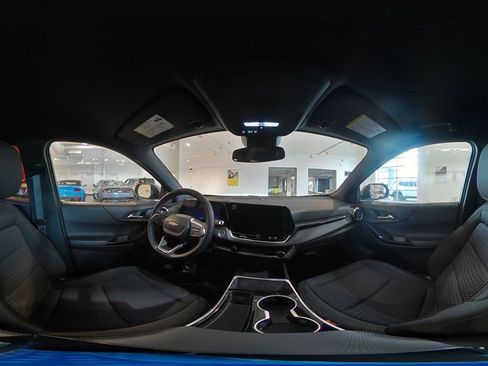 Used 2025 Chevrolet Equinox LT image 42