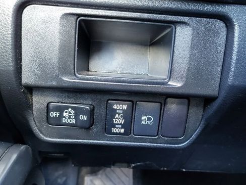 Used 2019 Toyota Tacoma TRD Off-Road image 25