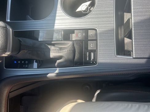Used 2023 Toyota Sienna XSE AWD/4WD image 24