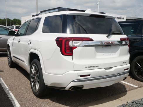 Used 2023 GMC Acadia Denali w/ Denali Ultimate Package AWD/4WD image 3