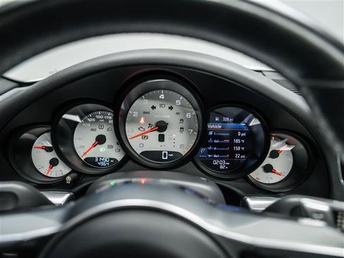 Used 2018 Porsche 911 Carrera RWD image 18