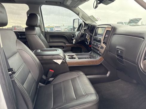 Used 2017 GMC Sierra 2500 Denali w/ Duramax Plus Package image 12