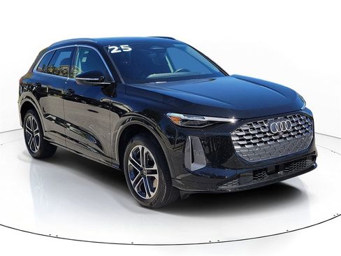 Used 2025 Audi Q5 Premium Plus w/ Premium Plus image 1