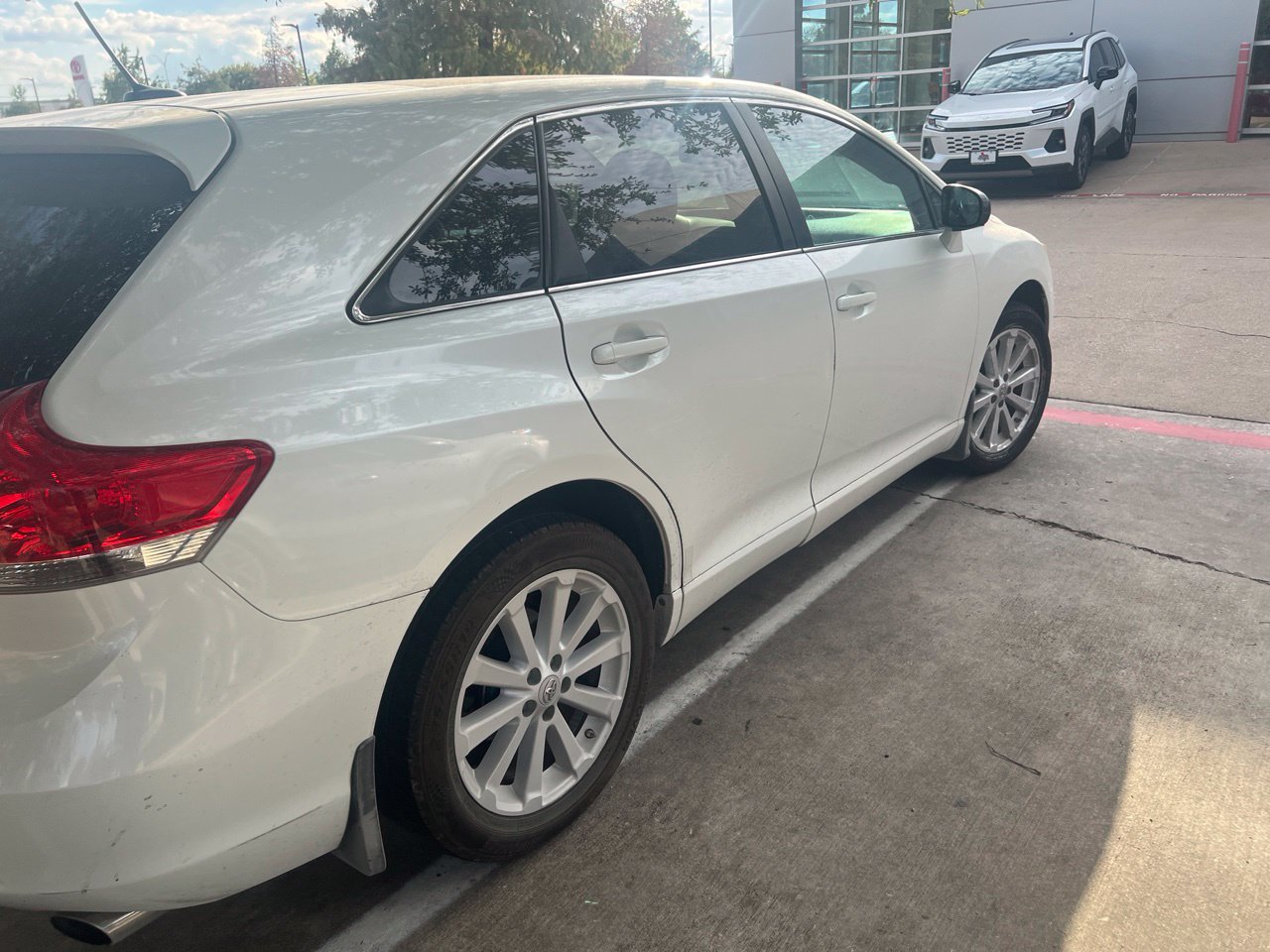 Used 2011 Toyota Venza FWD image 3