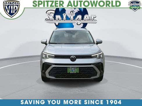 Used 2025 Volkswagen Taos SE AWD/4WD image 4