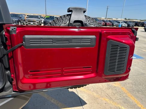 New 2026 Ford Bronco 2-Door w/ Sasquatch Package AWD/4WD image 25