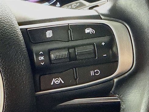 Used 2025 Kia Sportage EX FWD image 13