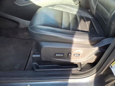 Used 2018 Ford Escape SEL image 19