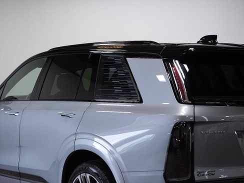 Used 2026 Cadillac Vistiq Platinum w/ LPO, Floor Liner Package AWD/4WD image 6
