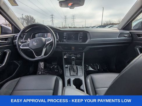 Used 2024 Volkswagen Jetta SE FWD image 17