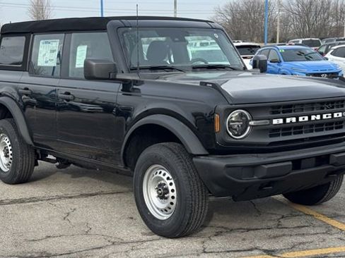 New 2025 Ford Bronco Base image 2