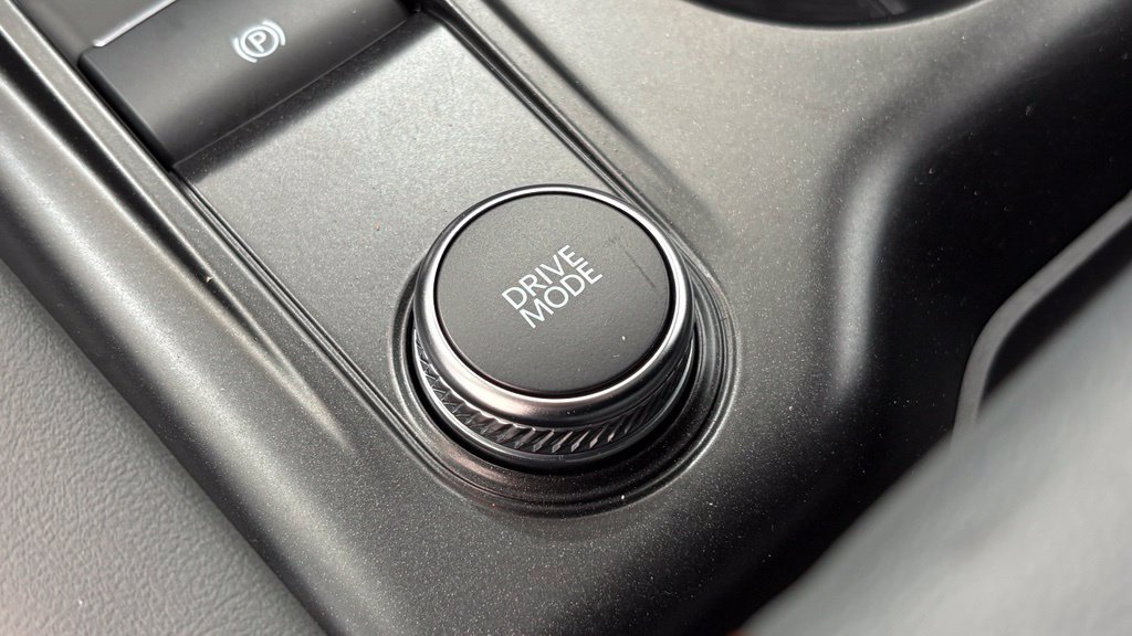 Used 2025 Ford Explorer Active AWD/4WD image 55