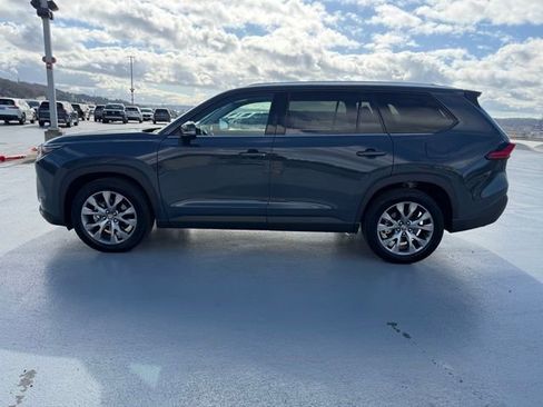 Used 2024 Toyota Grand Highlander Limited image 2