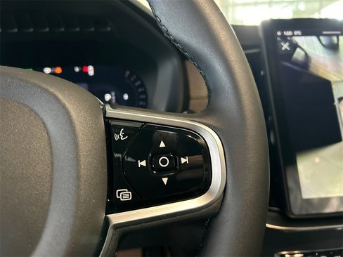 New 2026 Volvo XC90 B6 Plus w/ Protection Package Premier image 14