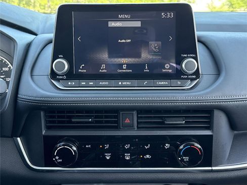 Used 2025 Nissan Rogue S FWD image 4
